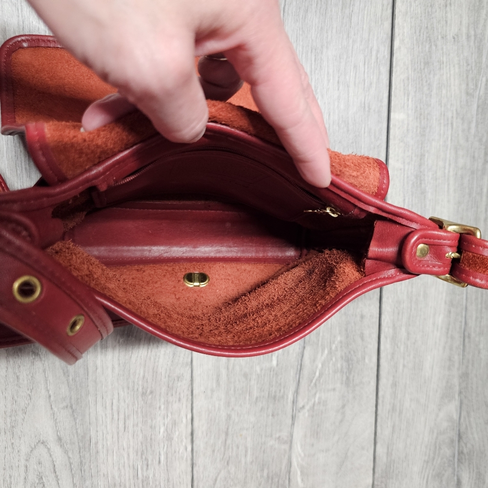 Coach EUC Bags Vintage Legacy Companion Flap #9715 Red Crossbody Bag A Gem - Picture 9 of 12
